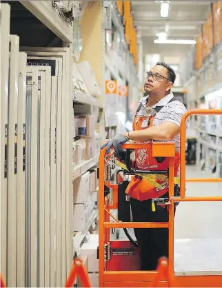  ?? JOE RAEDLE/GETTY IMAGES ?? The overall home renovation category has been robust in the last year, with Home Depot Canada, the nation’s largest retailer in the sector, seeing 23 straight quarters of same-store sales growth.