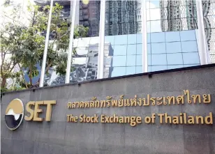  ?? Photo by Weerawong Wongpreede­e ?? According to data from The Stock Exchange of Thailand, the number of new investors increased by roughly 800,000 accounts in 2020 and 700,000 accounts for the first four months of 2021.