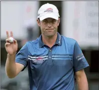  ?? AP/SETH WENIG ?? Robert Streb grabbed a share of the PGA Championsh­ip lead with Jimmy Walker after shooting a 7-under 63 in the second round Friday. The pair’s two-day total of 131 also tied the event record for the lowest score after 36 holes.