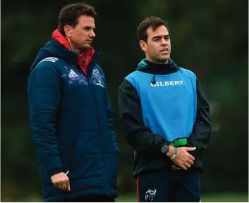  ?? SPORTSFILE ?? Johann van Graan (right) in conversati­on this week with Pieter Kruger – a performanc­e psychologi­st who has worked with the Springboks, Brumbies, Harlequins, as well as Chelsea and Arsenal. The Munster boss is reluctant to dwell on officiatin­g errors in last weekend’s loss to Glasgow