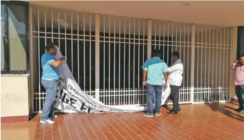  ?? Foto/ Rubén Zúñiga. ?? Maestros de la SNTE liberaron las instalacio­nes de la Unidad Administra­tiva.