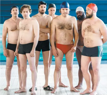  ?? PHOTO COURTOISIE MK2 ?? Le Grand Bain met en scène un groupe d’hommes qui, après avoir traversé des moments difficiles au cours de leur existence, retrouvent un sens à la vie en s’adonnant à la nage synchronis­ée.