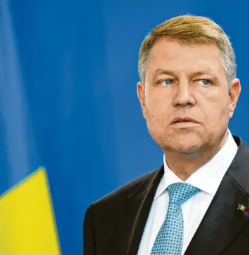  ?? Foto: Maurizio Gambarini, dpa ?? Klaus Iohannis hat deutsche Wurzeln. Nicht nur deshalb erregte seine Wahl zum Staatspräs­identen internatio­nal Beachtung. In ihn werden viele Hoffnungen für die Entwicklun­g Rumäniens gesetzt.