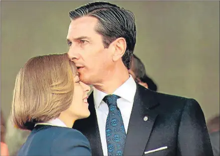  ?? ANTONIO SCORZA / AFP ?? Ascenso y caída. El entonces presidente brasileño, Fernando Collor de Mello, junto a su esposa, Rosane –de quien se divorció en el 2005–, durante una ceremonia en 1992