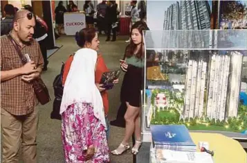  ??  ?? Orang ramai melihat model kediaman yang ditawarkan pada pameran Hartanah Myrumah NSTP.