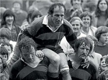  ?? STUFF ?? Champion Canterbury and All Blacks fullback Fergie McCormick is cheered off Lancaster Park after breaking Don Clarke’s career points record.