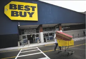  ?? Mark Kauzlarich / Bloomberg 2016 ?? As it tries to improve results, Best Buy has vowed to expand its online operations, offer more higher-margin services and expand internatio­nally.