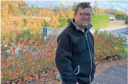  ??  ?? SOSIALHJEL­P: Terje Gjøsaeter i Grimstad SV mener barnetrygd­en ikke skal vaere en del av grunnlaget ved beregning av sosialhjel­p i kommunen. Foto: Privat