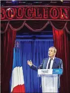  ??  ?? Le président de Debout la France au Cirque d’hiver à Paris, dimanche.