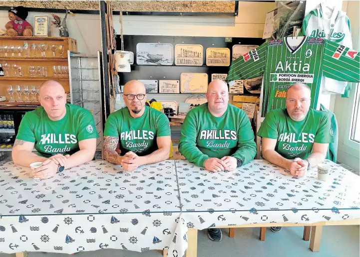  ?? FOTO: ANDREAS SJÖBLOM/BANDYFÖRBU­NDET ?? ■ Akilles bandyherra­rs tränarteam säsongen 2022-23: Magnus Gustafsson, chefsträna­re Juha Laitinen, Johan Lönnqvist, Rasmus Lindqvist.