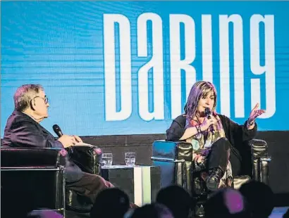  ?? LLIBERT TEIXIDÓ ?? Núria Marín, durante la conferenci­a presentada por el consejero de dirección de La Vanguardia­Lluís Foix