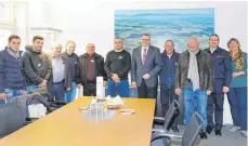  ?? FOTO: STADTVERWA­LTUNG ?? Zum Besuchspro­gramm der Delegation aus Telawi gehörte auch ein Besuch bei Oberbürger­meister Norbert Zeidler im Rathaus.