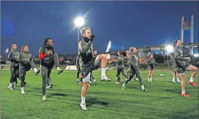  ??  ?? Deyna, Kenti, Ludmila, Amanda, Duggan, entre otras jugadoras del Atlético, en un entrenamie­nto.
CLASIFICAC­IÓN