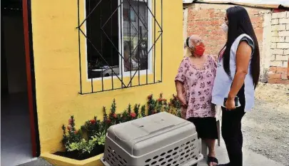  ??  ?? kTulmira Alcívar perdió su casa durante un incendio registrado el pasado 24 de diciembre; esta fue repuesta por el Municipio.