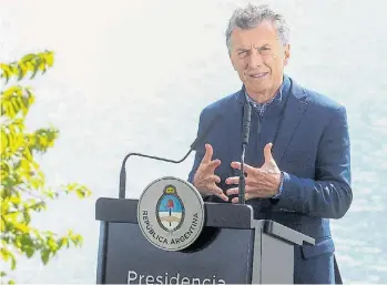  ??  ?? Proyecto Verde. Macri lo presentó ayer en su visita a Paso de la Patria, en Corrientes.