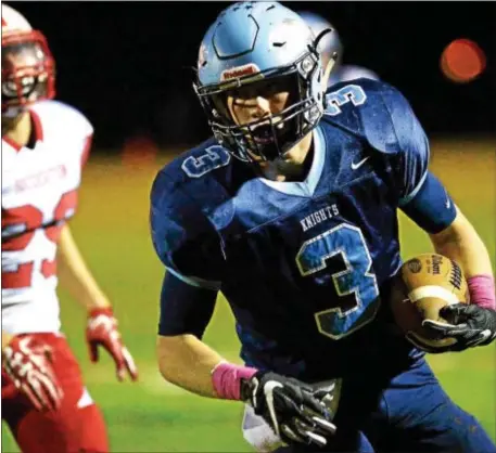  ?? BOB RAINES — DIGITAL FIRST MEDIA ?? North Penn’s Owen Thomas scores a touchdown after pulling in a short pass during the Knights’ home game against Souderton last year. Thomas announced his verbal commitment to Villanova University earlier this month.