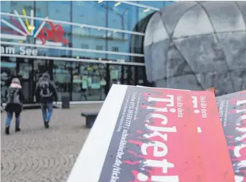  ?? FOTO: HARALD RUPPERT ?? Restkarten oder nicht verkaufte Plätze sollen in Friedrichs­hafen gratis an Menschen mit wenig Geld verteilt werden.