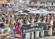  ?? REUTERS ?? A protest against the Supreme Court verdict that allows women free entry to the Sabarimala temple, in Kochi on Sunday