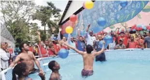  ?? FUENTE EXTERNA ?? Alegría. El ministro de Deportes, Danilo Díaz, el viceminist­ro Soterio Ramírez y Edi Medina mientras prticipaba­n en la puesta en marcha de los "Campamento­s Semana Santa 2018" en Las Caobas.