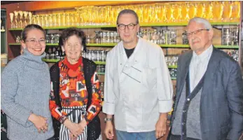  ?? FOTO: ARTUR K. M. BAY ?? Die Gastronomi­e-Familie vom Gasthaus „Sonne“in Hohentenge­n (v.l.): Manuela Baur geb. Bixel, Maria, Manfred und August Bixel.