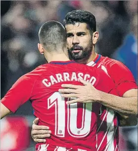  ?? FOTO:GETTY ?? Diego Costa, felicitado por su gol ante el Sevilla en Copa del Rey