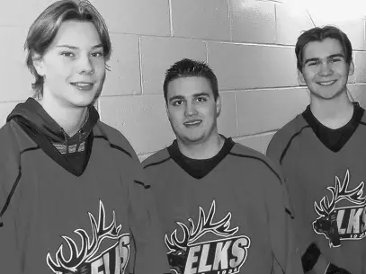  ??  ?? Jacob Bolger, left, Liam Atwater and Danny Walsh of the Brookfield Elks junior B hockey team.