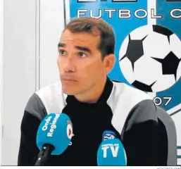  ?? XEREZDFC.COM ?? Francis, en un momento de su rueda de prensa en El Pitín.