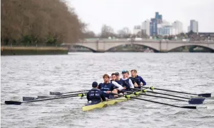  ?? ?? Oxford’s men’s team train ahead of Saturday’s Boat Race. Photograph: Zac Goodwin/PA