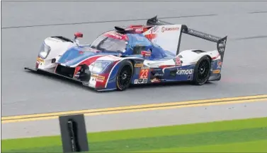  ??  ?? PREPARACIÓ­N. Alonso trabajó en el ritmo de carrera y mejorar la puesta a punto de su Ligier JS P217.