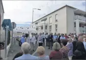  ?? (Photos J.-J. S.) ?? La plaque de l’avenue Aurélie de Peretti a été dévoilée.