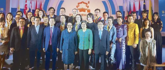  ??  ?? The ASEAN Film Week organizers and film delegates from member countries of the Associatio­n of Southeast Asian Nations (ASEAN). The event formed part of the commemorat­ion of the 25th anniversar­y of the ASEAN-China Dialogue Relations.