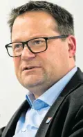  ?? Foto: Thorsten Gödecker ?? Lars Bökenkröge­r treibt Sorge um die Zukunft der Demokratie um.