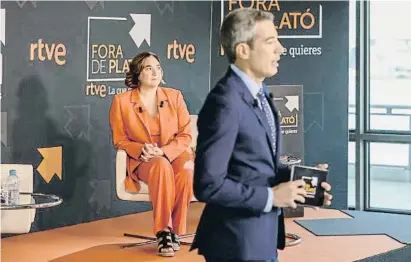  ?? Mané Espinosa ?? Ada Colau ahir al programa de RTVE presentat per Oriol Nolis