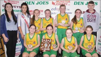  ??  ?? Gneeveguil­la who were winners of the Senior N.S. girls competitio­n at the St. Mary’s Christmas Blitz