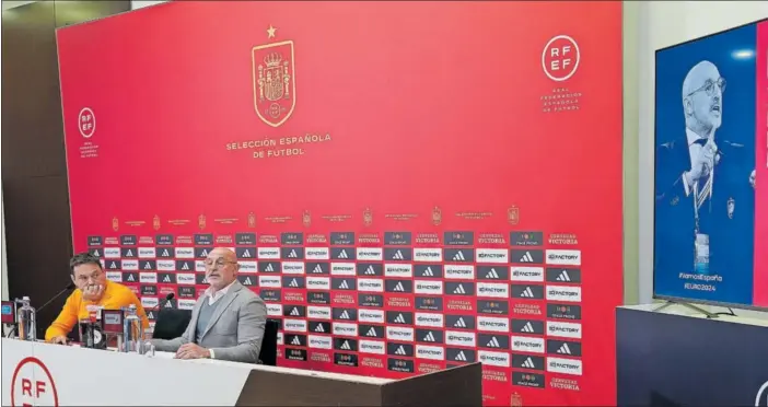  ?? ?? Luis de la Fuente, en la rueda de prensa de ayer, en la que dio a conocer la lista de convocados para los partidos ante Colombia y Brasil.