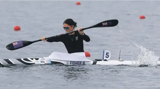  ?? IAIN MCGREGOR/PHOTOSPORT ?? Aimee Fisher impressed in winning her heat in the women’s K1 500m canoe sprint. So too did Kiwi rival Lisa Carrington.