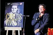  ?? COLPRENSA ?? Carlos Vives junto al afiche oficial del Festival de la Leyenda Vallenata que le rendirá homenaje en 2018.