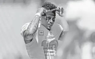  ?? JOHN MCCALL/SUN SENTINEL ?? Dolphins wide receiver Kenny Stills will play this weekend at Lambeau Field for the first time. His father. who spent five seasons playing for the Packers in the 1980s, will be there.