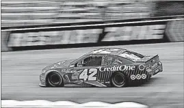  ?? [WADE PAYNE/THE ASSOCIATED PRESS] ?? Driver Kyle Larson makes his way around the track during practice Saturday for a NASCAR Monster Energy Cup Series race in Bristol, Tenn. Larson will start on the pole for today’s race.