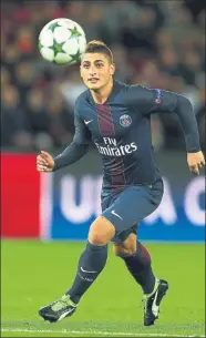  ??  ?? Verratti, Moura y Di María, casos distintos pero problemáti­cos del PSG. El italiano quiere ir al Barça. el brasileño está a un paso del Inter y al argentino le registraro­n su casa