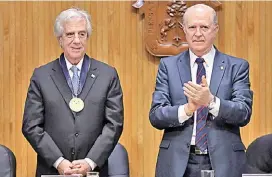  ?? FERNANDO CARRANZA ?? La ceremonia se llevó a cabo en el Paraninfo Enrique Diaz de León