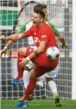  ?? Foto: Ulrich Wagner ?? Niklas Süle verletzt sich in Augsburg schwer am Knie.