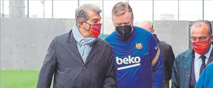  ?? FOTO: FCB ?? Joan Laporta y Ronald Koeman, en una imagen del día después del triunfo electoral del nuevo presidente azulgrana, cuando visitó al cuerpo técnico y al equipo en la Ciutat Esportiva junto al vicepresid­ente Rafael Yuste