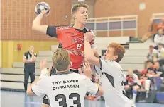  ?? NGZ-FOTO: L. BERNS ?? Im Hinspiel war der Vergleich der Nachwuchs-Handballer aus Neuss und Dormagen eine klare Angelegenh­eit zugunsten des TSV Bayer.