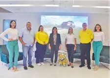  ?? ?? Representa­ntes de Petrobras, el Touring y Automóvil Club Paraguayo y la Asociación de Todoterren­os durante la presentaci­ón.