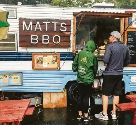  ?? J.C. Reid photos ?? Matt’s BBQ stands out even among a plethora of funky food trucks in Portland, Ore.