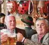  ??  ?? Uli Hoeneß (l.) und Carlo Ancelotti auf der Wiesn. Foto: dpa