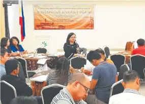  ??  ?? ENGAGING THE PUBLIC: The Department of Energy (DoE) through the Energy Policy and Planning Bureau (EPPB) started a series of IECs last Nov. 29 at the SunCity Suites in General Santos City. DoE-EPPB Assistant Director Carmencita A. Bariso entertaine­d...