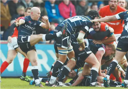  ?? PICTURE: Getty Images ?? Still going strong: Peter Stringer will turn 40 in December
