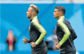  ?? WILTON JUNIOR/ESTADÃO - 21/6/18 ?? Apoio. Para Thiago Silva (D), Neymar é um irmão: ‘Procuro cuidar dele dando conselhos’